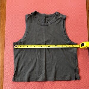 Lululemon NEW no tags green Sleeveless Crop Top 6? Check measurements brand new